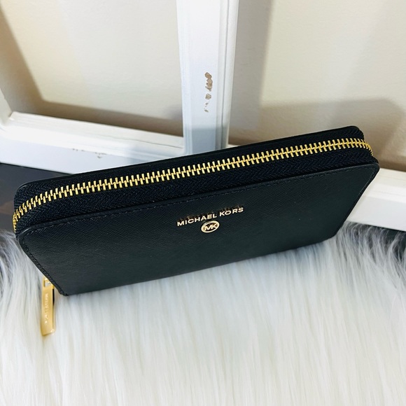 Michael Kors Jet Set Charm Medium Zip Around Wallet - Picture 8 of 16